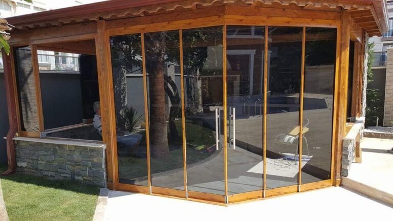 Ahşap taşıyıcılı cam kış bahçesi uygulaması