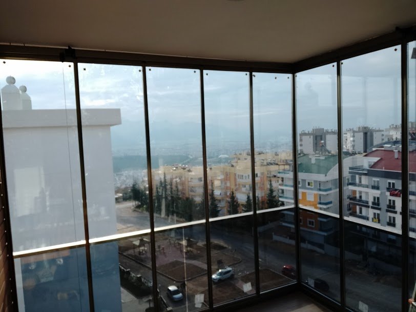 Isıcamlı katlanır cam balkon panelleri