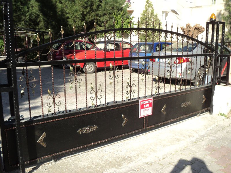 Otomatik yana kayar bahçe kapısı