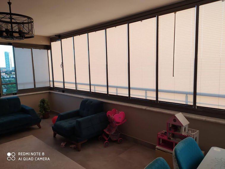 Plise cam balkon perdesi