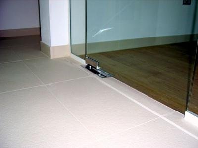 Pompalı cam kapı alt bağlantı